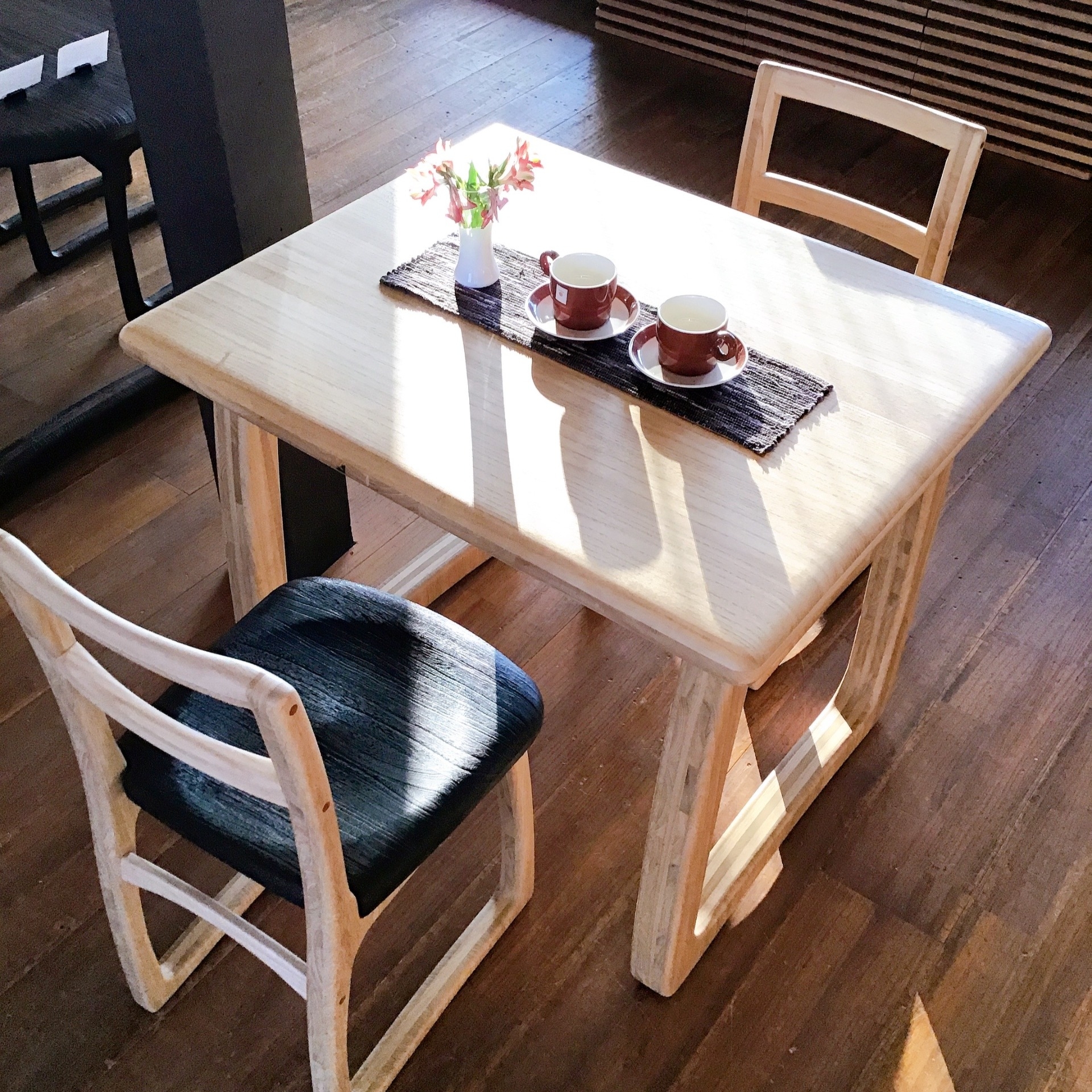 桐製 ２人掛けダイニングテーブル | テーブル | 商品一覧 | 桐子モダン 